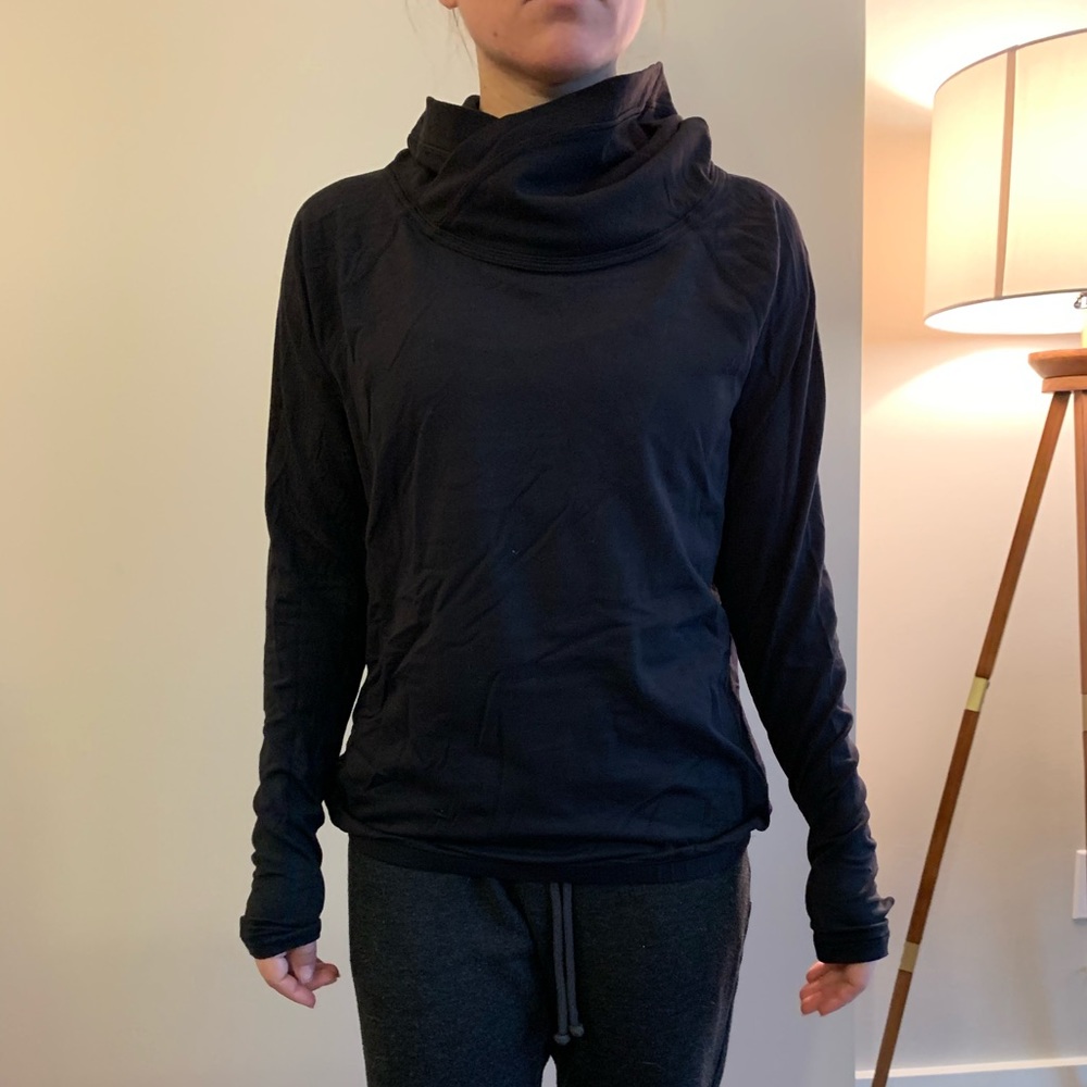 Lululemon black pullover w/ cinched waist-size 6
